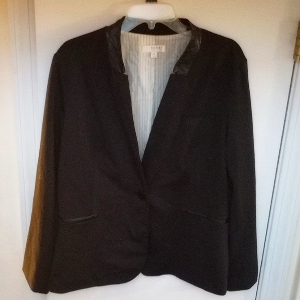 Kenar Collarless Single Button Blazer w/Leather Trim. Size XL
